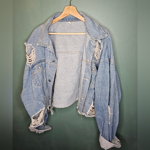 Plus size distressed denim jacket - Picture 2 of 5